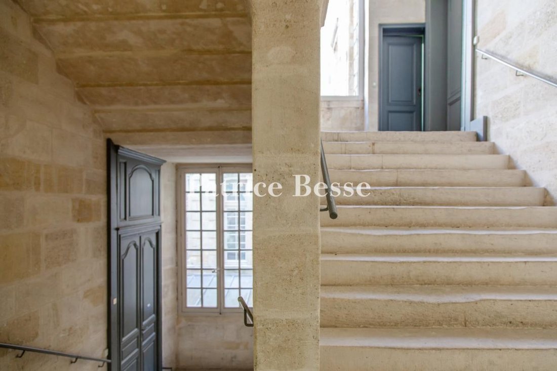 House in Hôtel de Ville-Quinconce-Saint Seurin-Fondaudège, Bordeaux, France 2 - 18340146