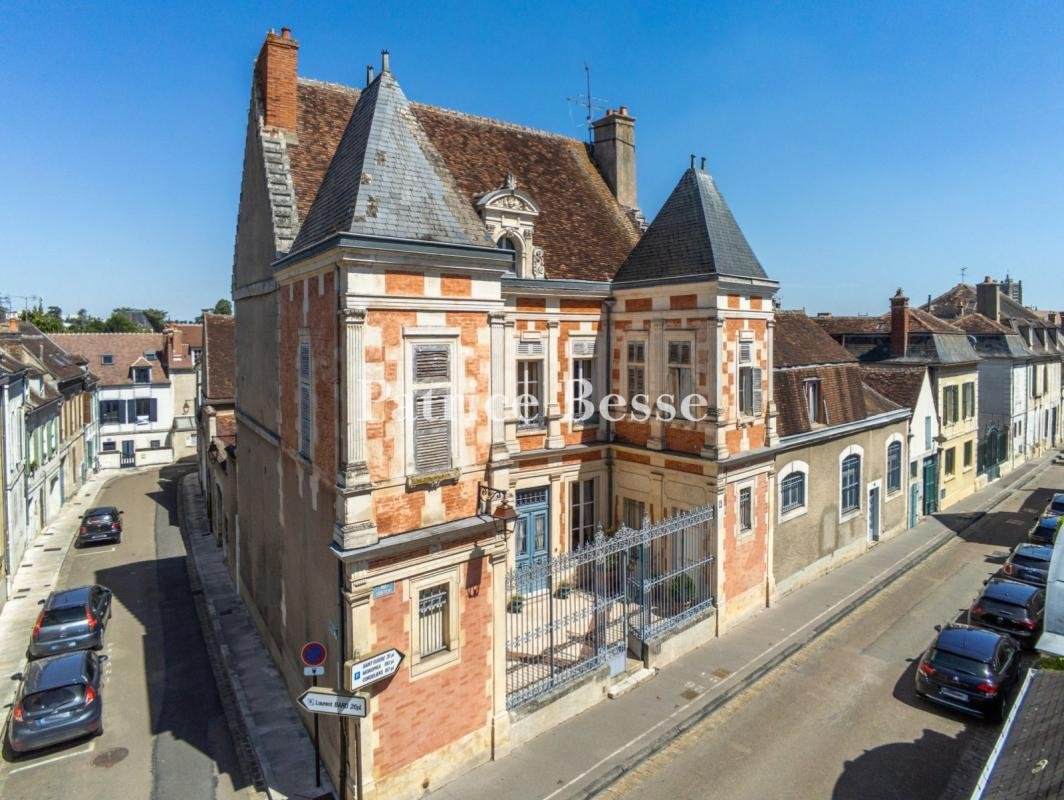 House in Auxerre, Bourgogne – Franche-Comté, France 1 - 15998806