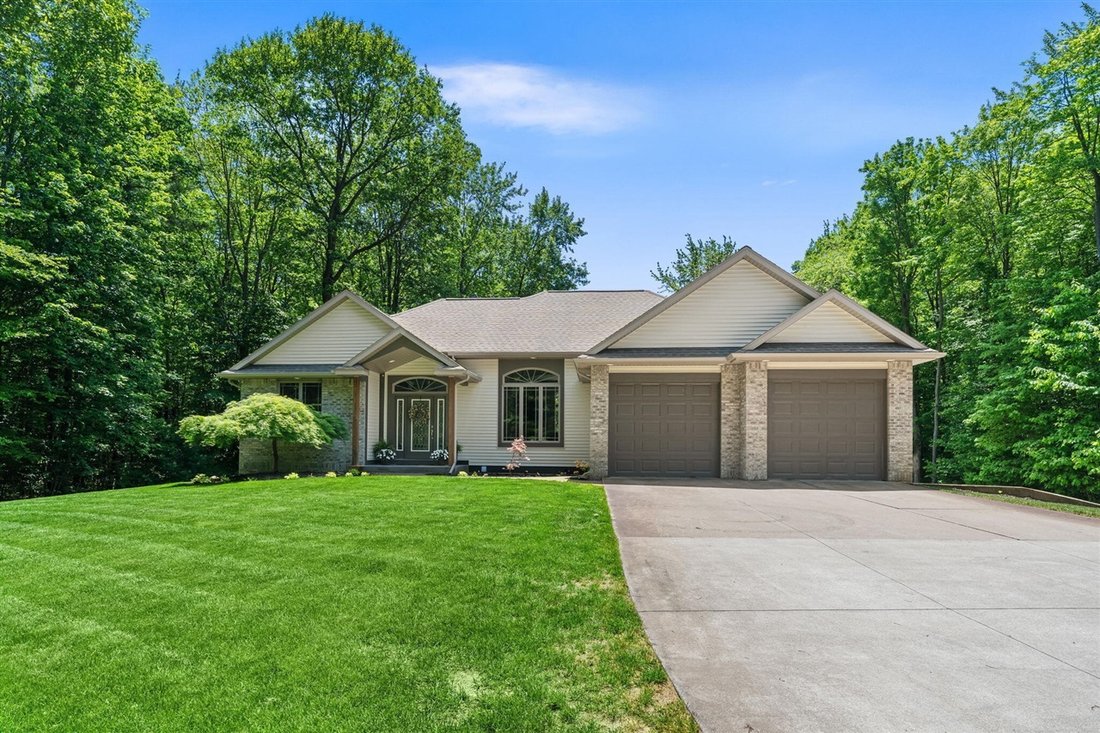 House in Fruitport Charter Township, Michigan, United States 1 - 18339730