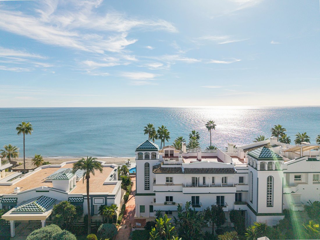 Appartamento a Estepona, Andalusia, Spagna 1 - 18347247