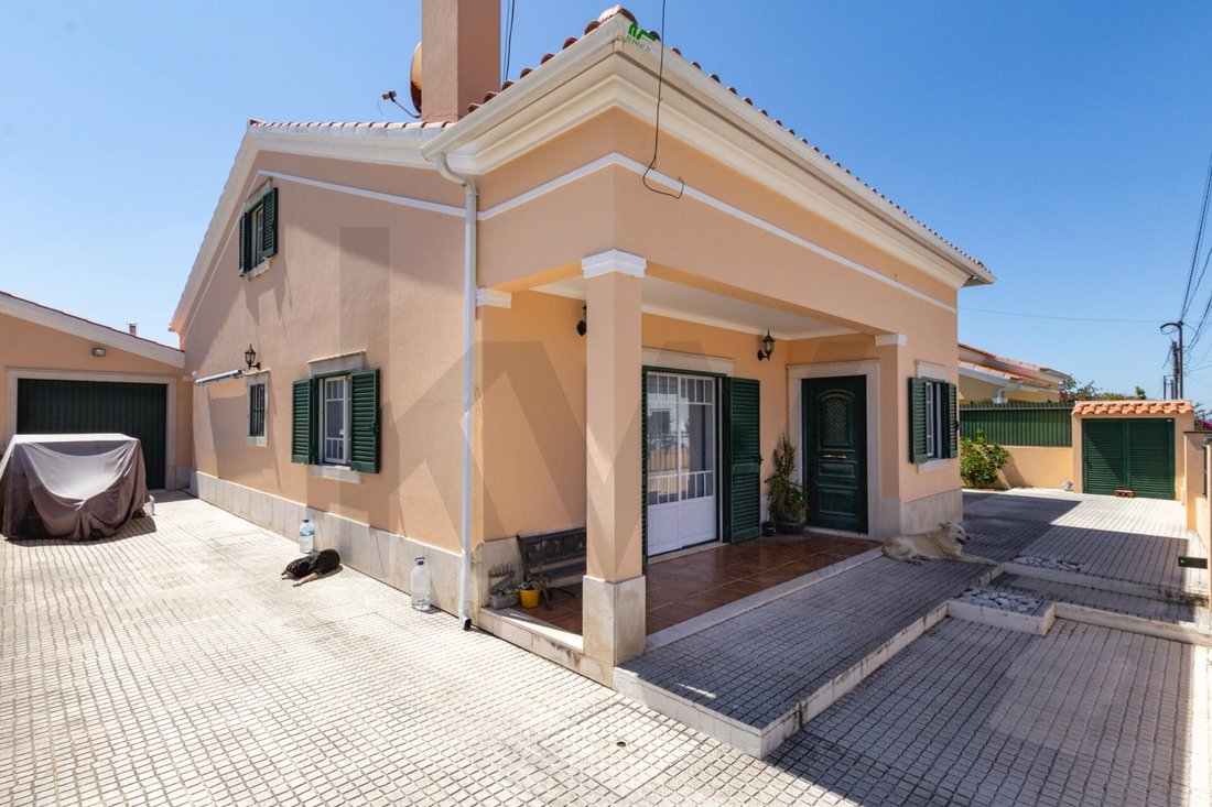 Townhouse in Azeitao (Sao Lourenco e Sao Simao), Setubal, Portugal 3 - 18342467