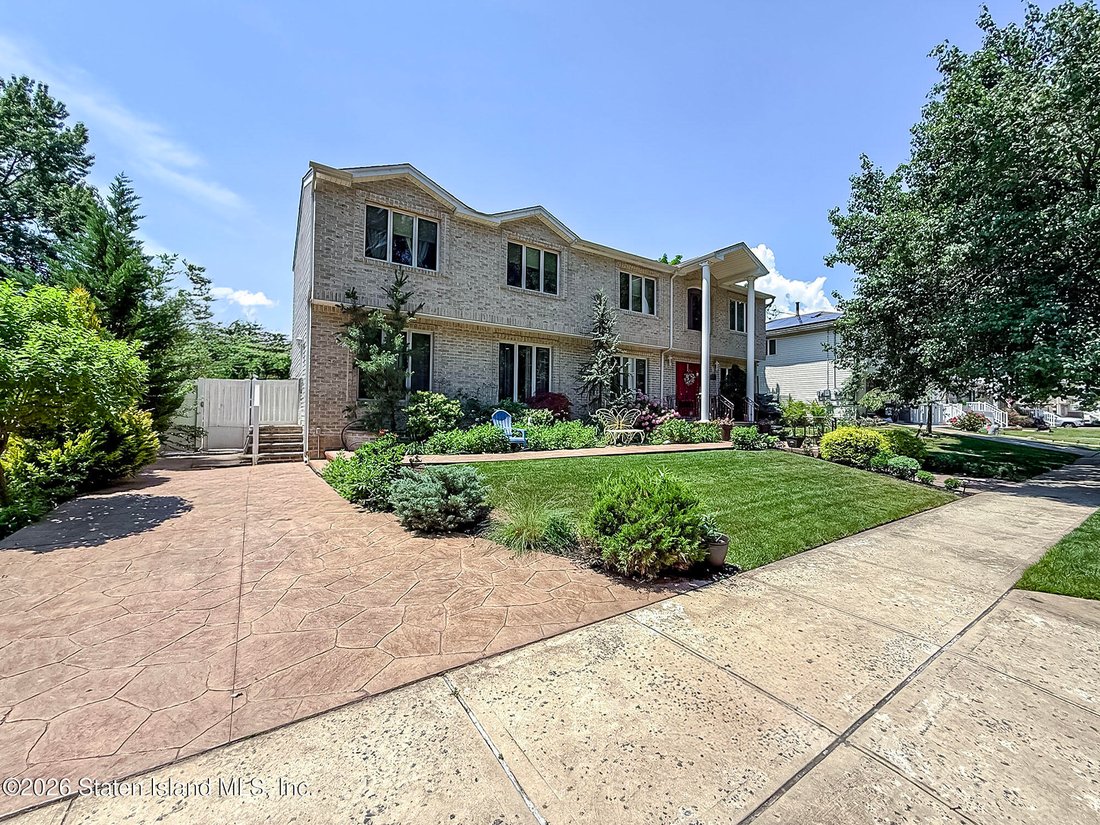House in New York, New York, United States 2 - 18334766