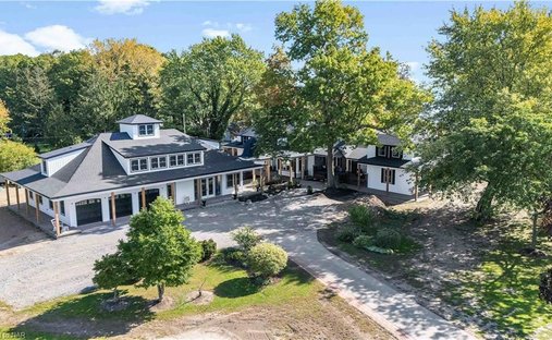 Estate in Fort Erie, Ontario, Canada 1
