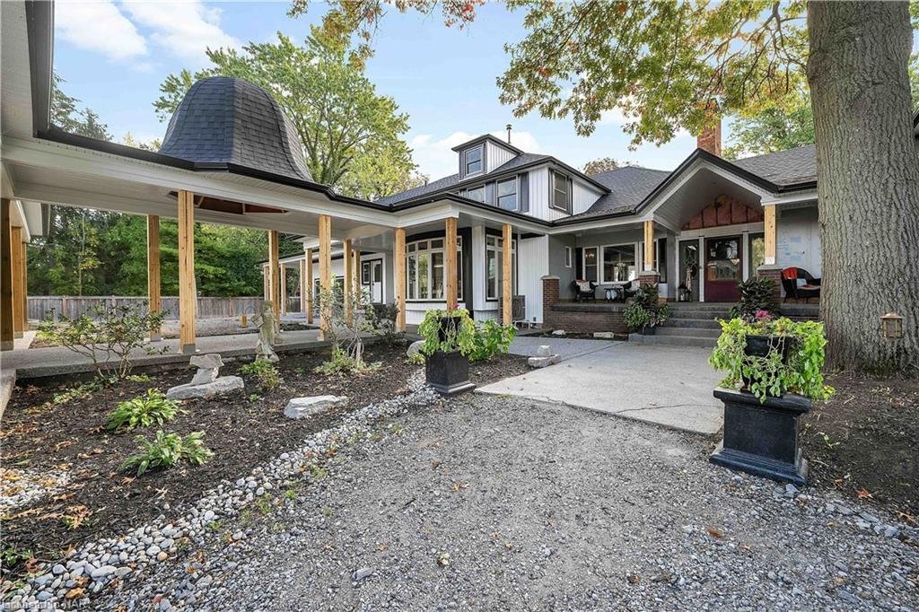 Estate in Fort Erie, Ontario, Canada 4 - 18337336