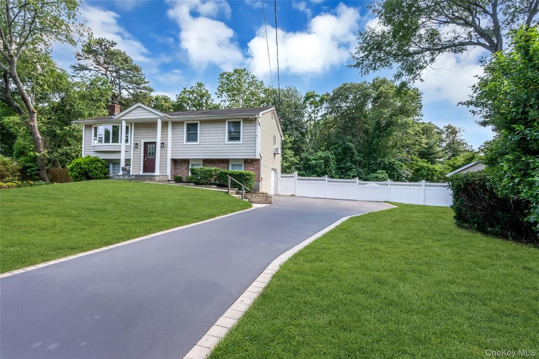 House in Hauppauge, New York, United States 2 - 18348164