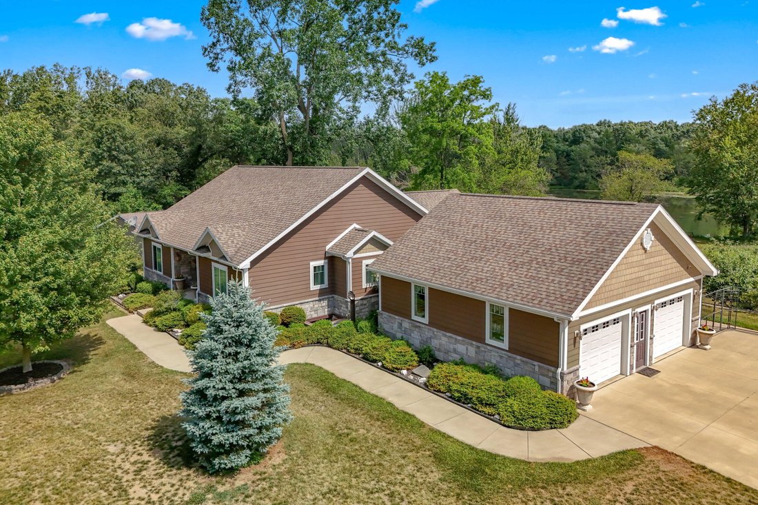 House in Jonesville, Michigan, United States 2 - 18348689