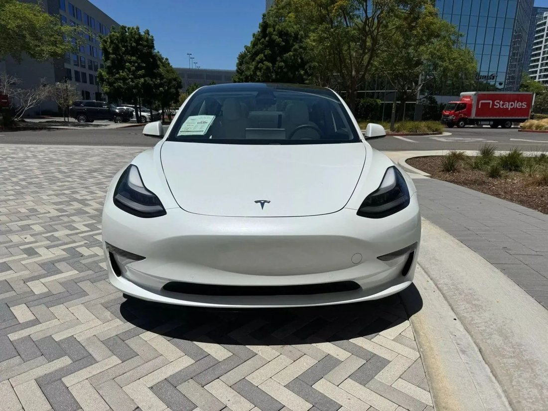 Sedan in Riverside, CA, United States 2 - 18333571