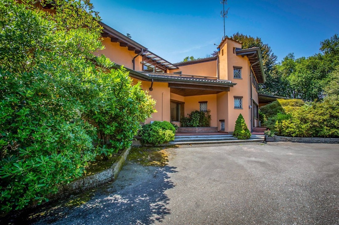 Villa in Dormelletto, Piedmont, Italy 2 - 18341702