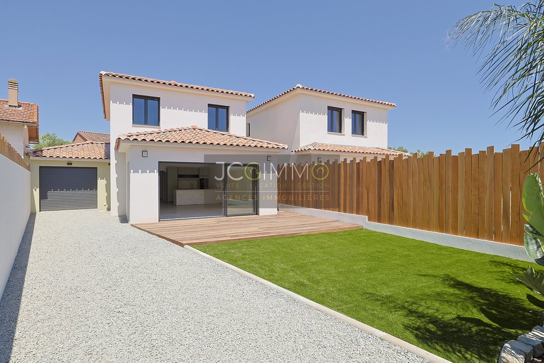 Villa in Hyeres, Provence-Alpes-Côte d'Azur, France 1 - 18341260