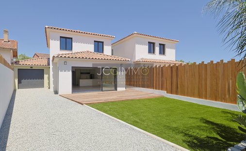 Villa in Hyeres, Provence-Alpes-Côte d'Azur, France 1