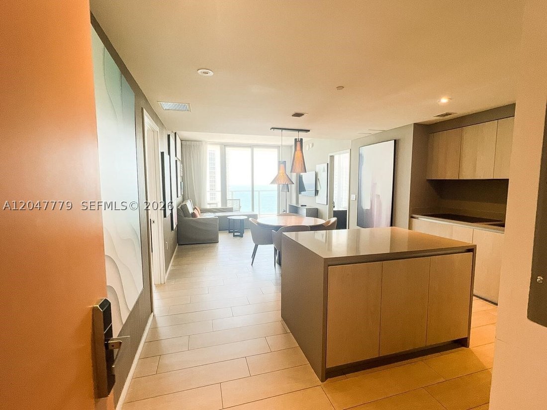 Condo in Hollywood, Florida, United States 3 - 18340196