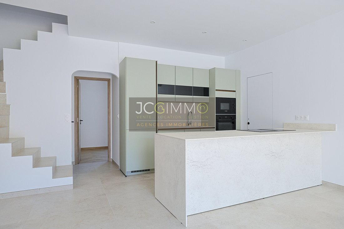Villa in Hyeres, Provence-Alpes-Côte d'Azur, France 4 - 18341260