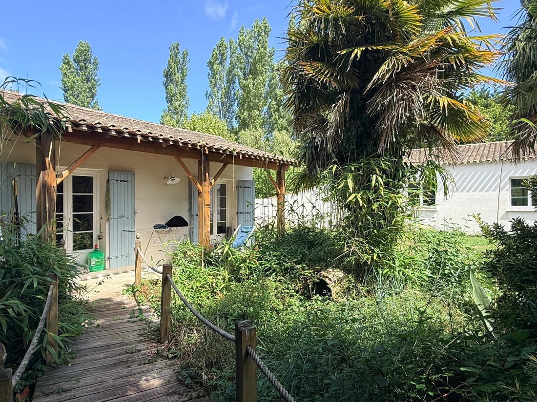 House in Saint-Laurent-de-la-Pree, Nouvelle-Aquitaine, France 3 - 18157598