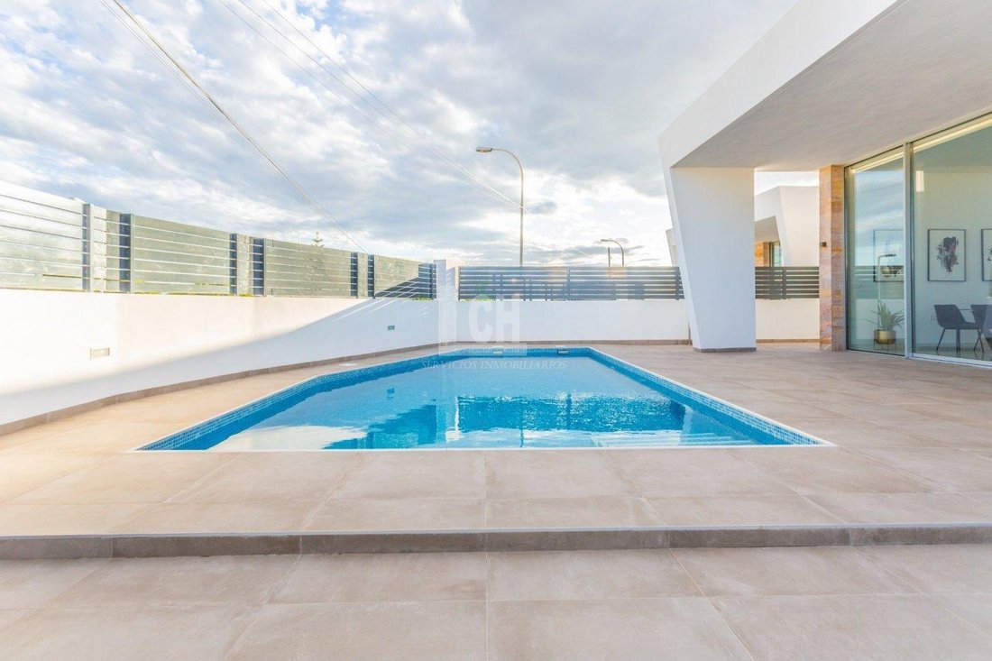 Villa in Torrevieja, Valencian Community, Spain 4 - 14426380