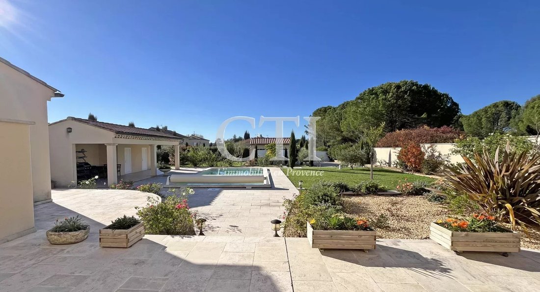 Estate in Est Nord, Vaison-la-Romaine, France 2 - 16575452