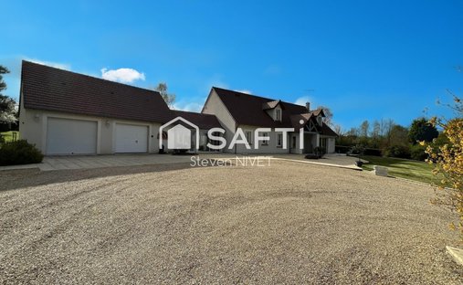 House in Genouilly, Centre-Val de Loire, France 1