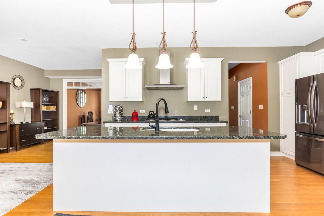Townhouse in St. Charles, Illinois, United States 4 - 18340569