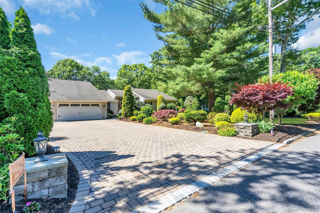 House in Smithtown, New York, United States 5 - 18348160