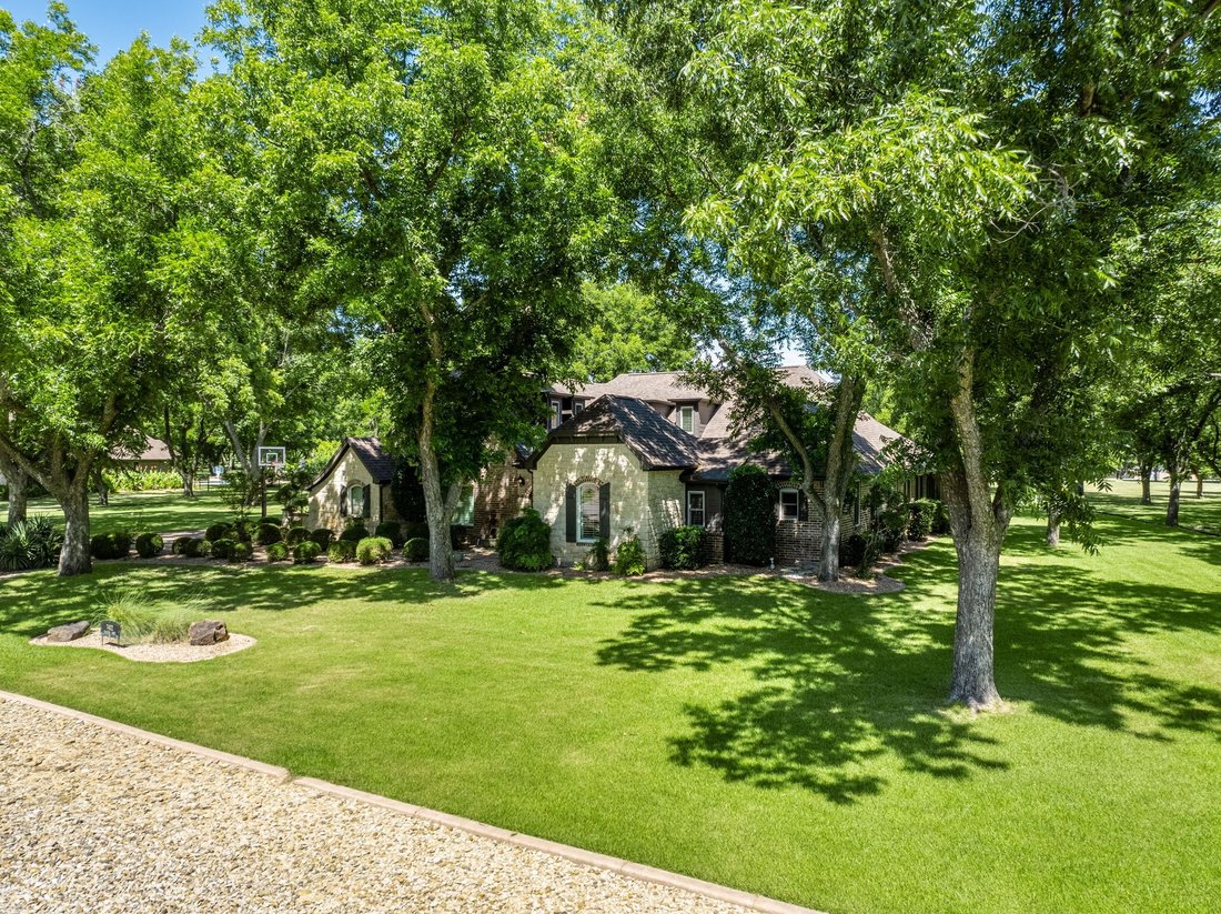 House in Granbury, Texas, United States 2 - 18345558