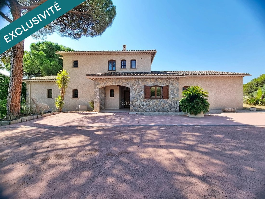 House in La Motte, Provence-Alpes-Côte d'Azur, France 1 - 18343435