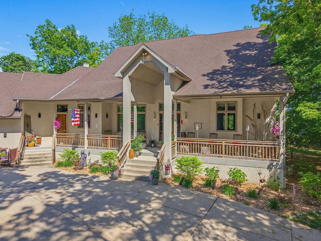 House in Nashotah, Wisconsin, United States 1 - 18343862