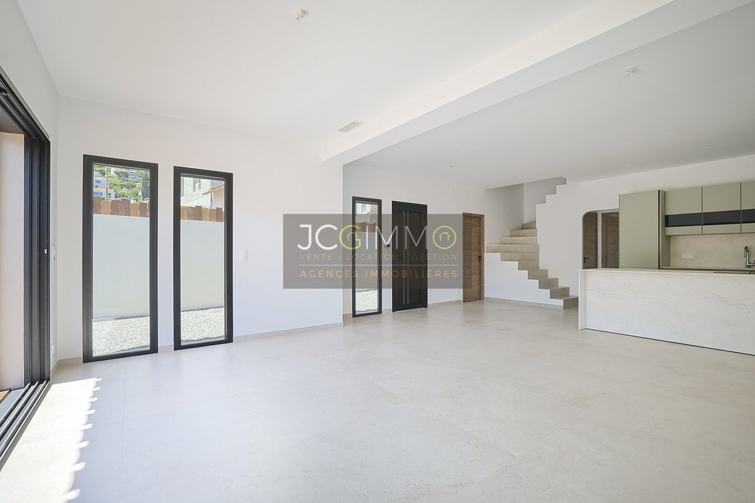 Villa in Hyeres, Provence-Alpes-Côte d'Azur, France 3 - 18341260