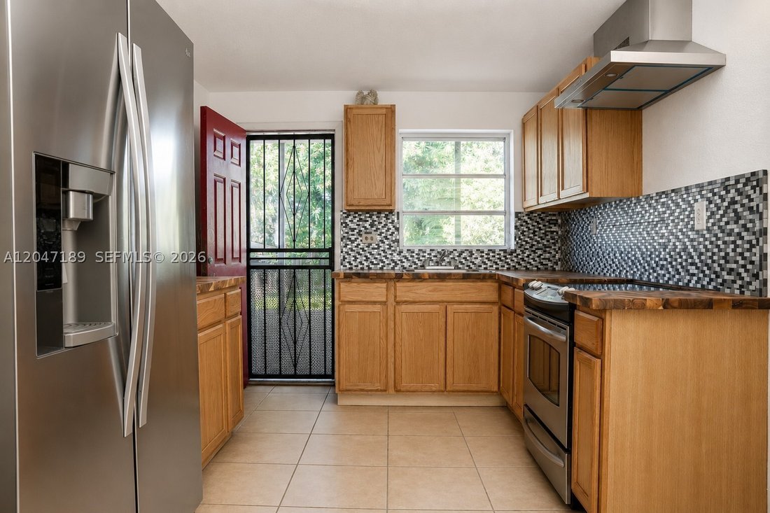 House in Hialeah, Florida, United States 3 - 18349749