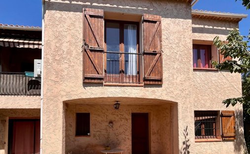 House in Sud, Le Pradet, France 1