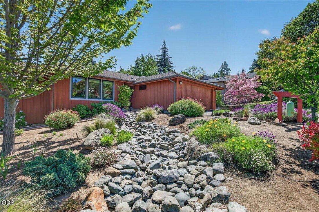 House in Ashland, Oregon, United States 4 - 18339747