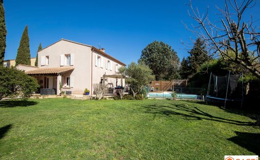 House in Centre Ville, Vedène, France 1