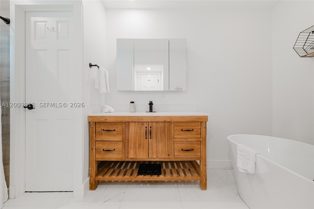 House in Hollywood, Florida, United States 5 - 17890558
