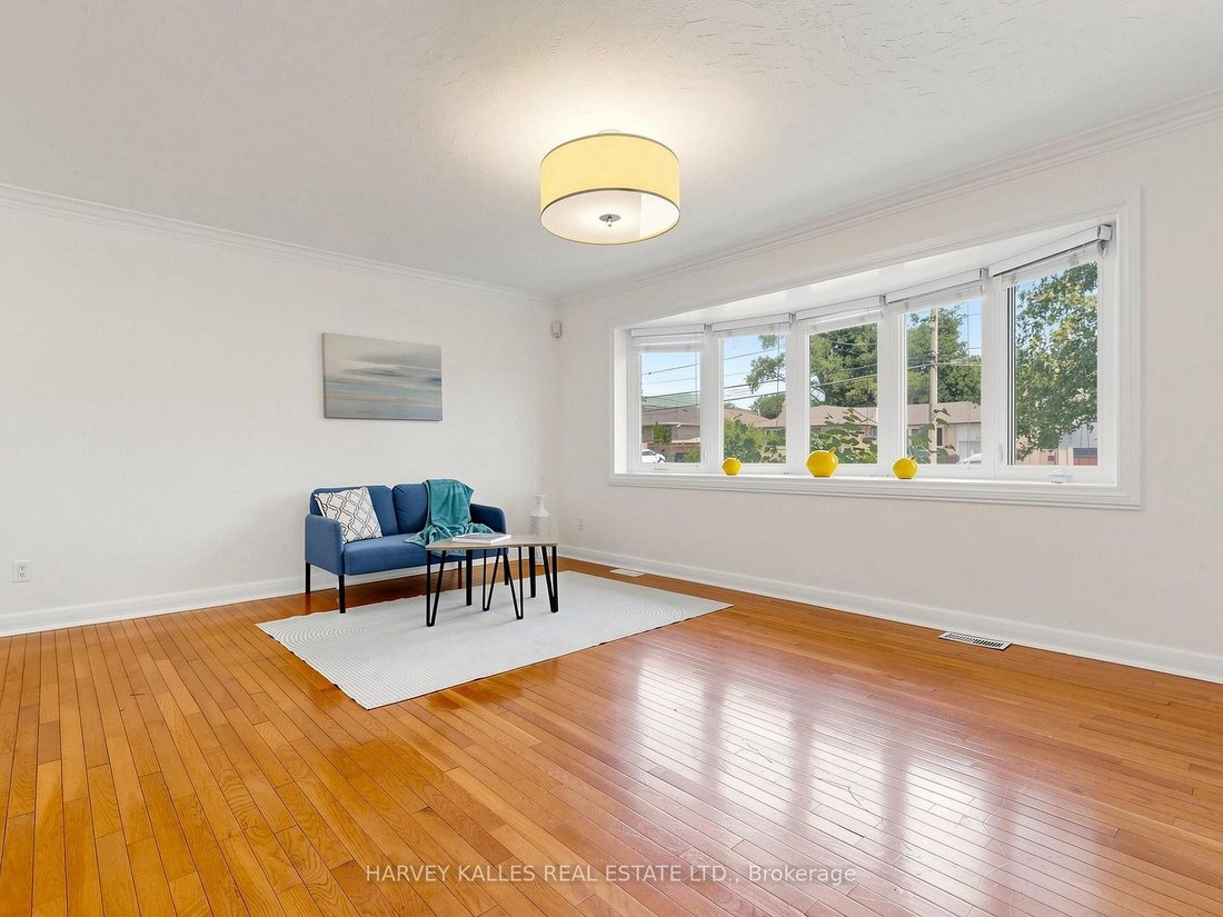 House in Toronto, Ontario, Canada 5 - 18348649