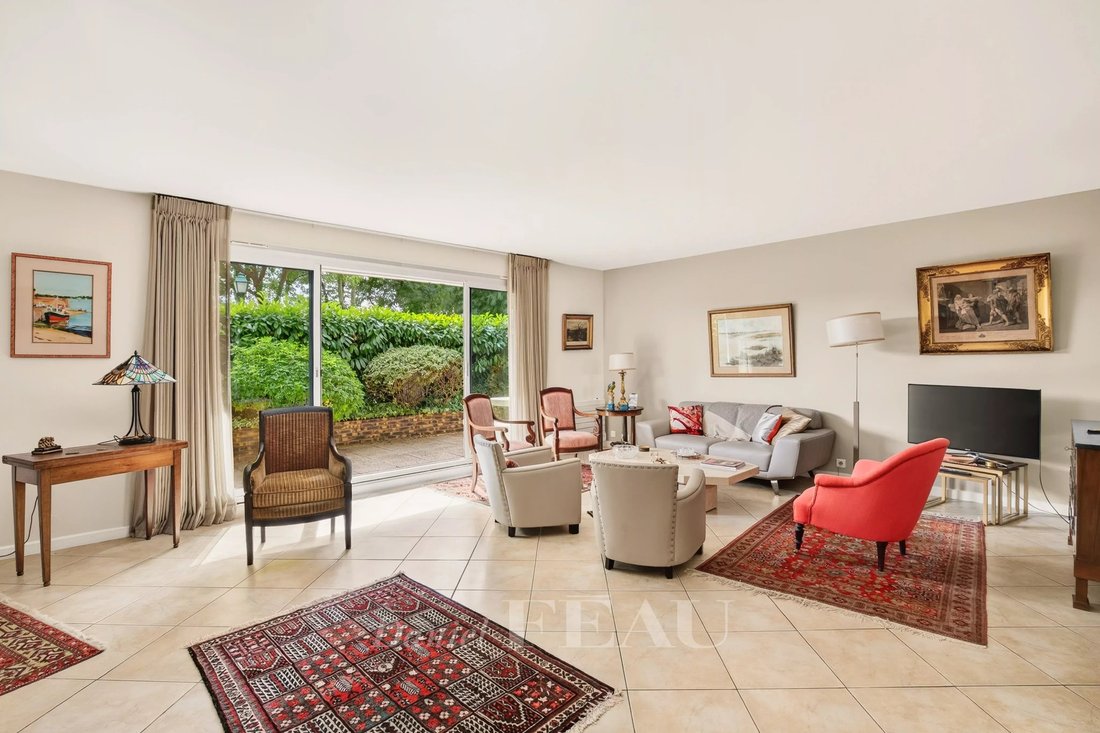 Apartment in Cité Jardins, Suresnes, France 3 - 18343106