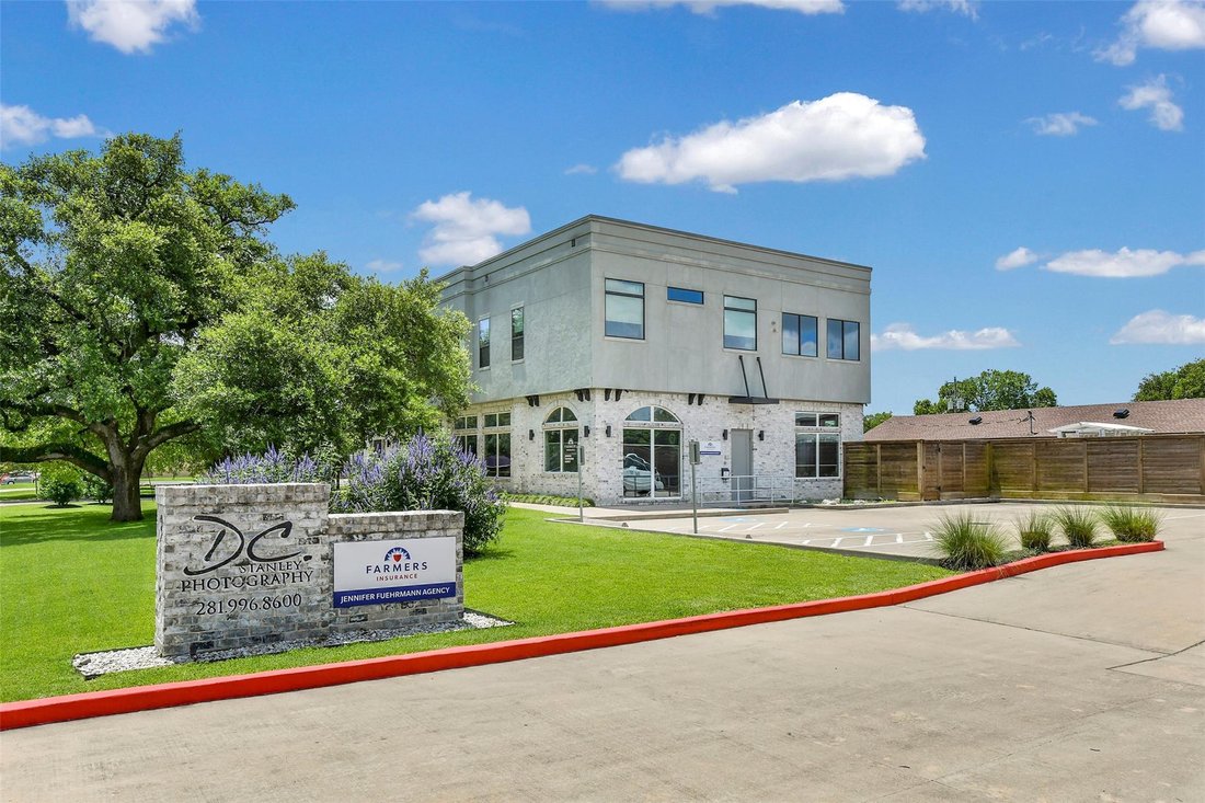 House in Friendswood, Texas, United States 4 - 18340947