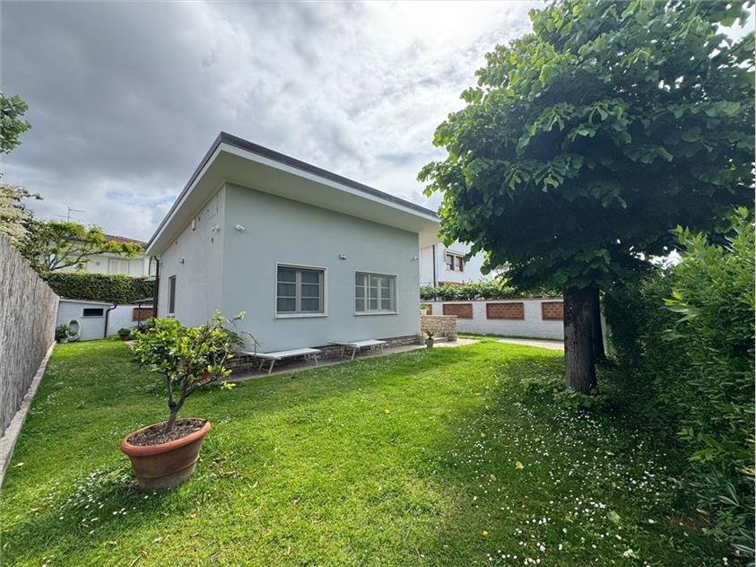 Villa in Center, Forte dei Marmi, Tuscany 3 - 18344049