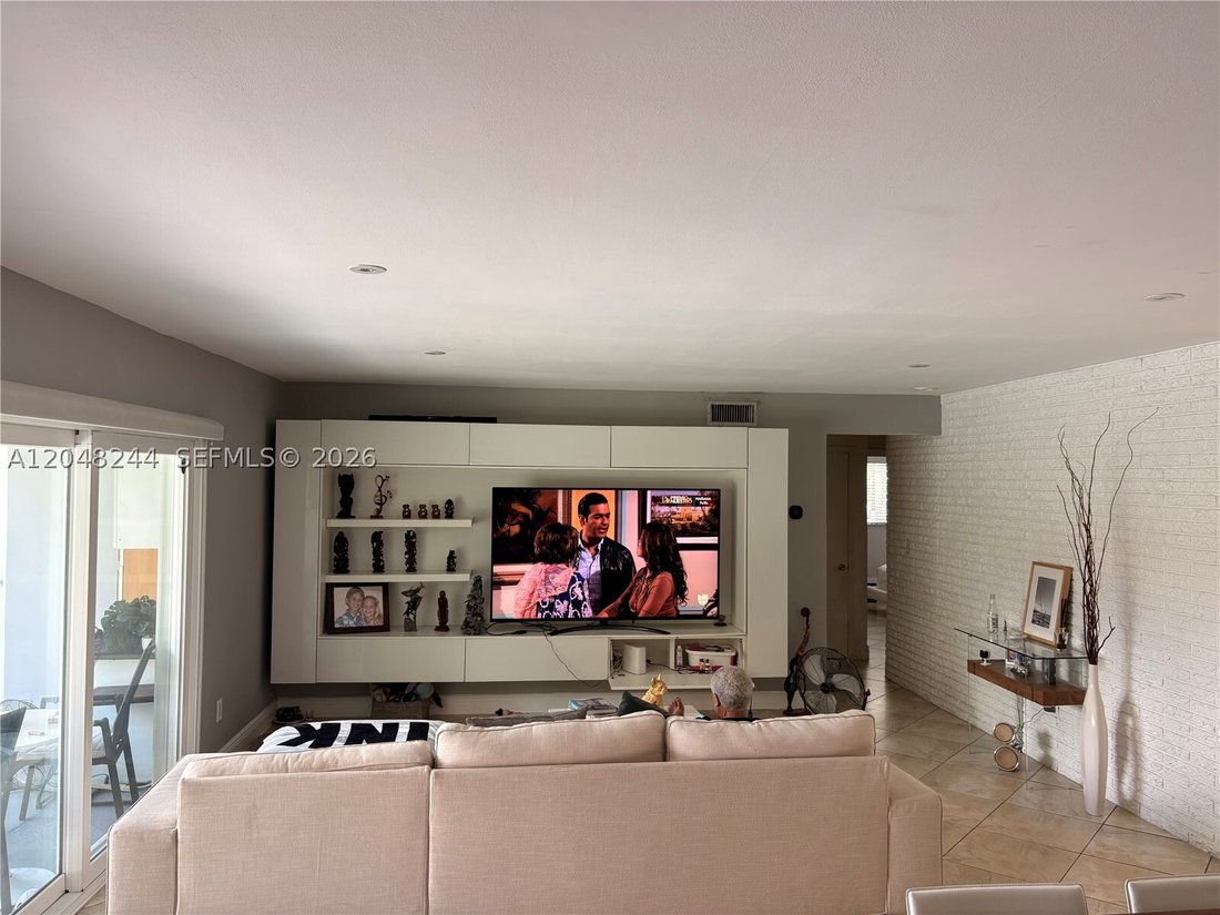 House in Miami, Florida, United States 2 - 18349761