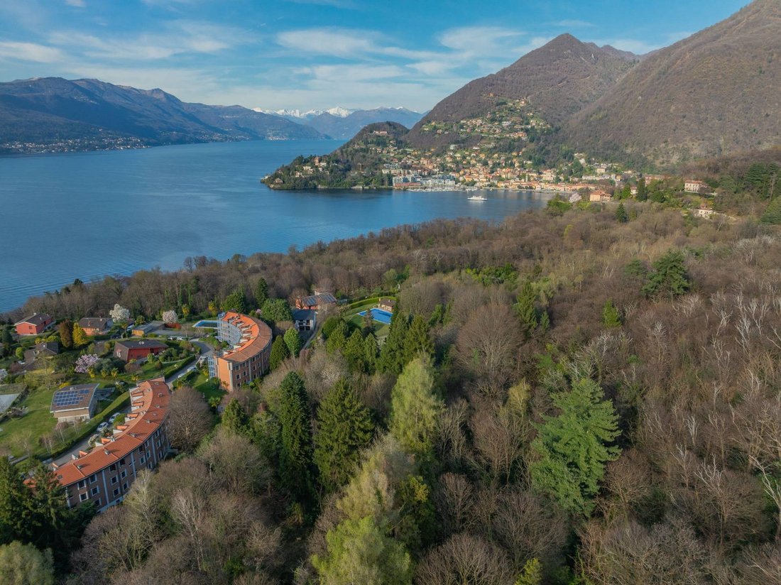 Villa in Laveno-Mombello, Lombardy, Italy 1 - 18341697