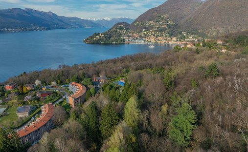 Villa in Laveno-Mombello, Lombardy, Italy 1