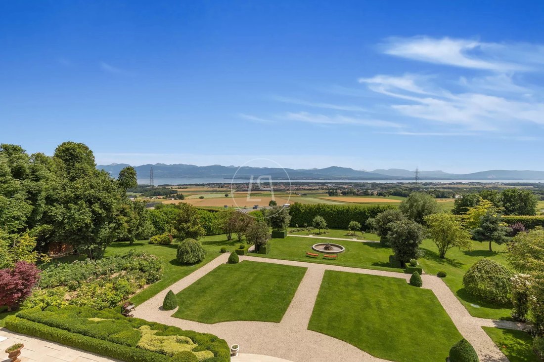 Estate in Begnins, Vaud, Switzerland 2 - 18339842