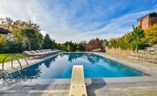 Villa a Vergiate, Lombardia, Italia 1