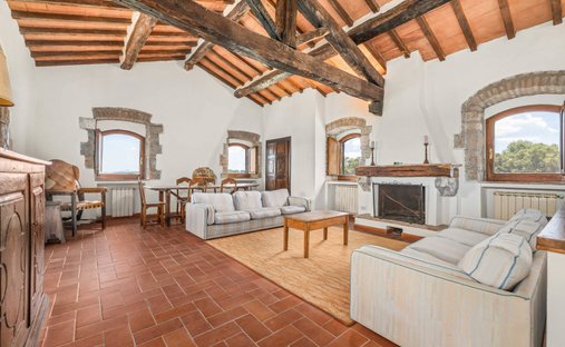 Country House in Sovicille, Tuscany, Italy 1