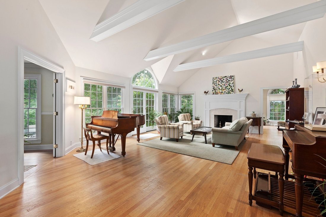 Wainscott, New York, United States 2 - 18341095