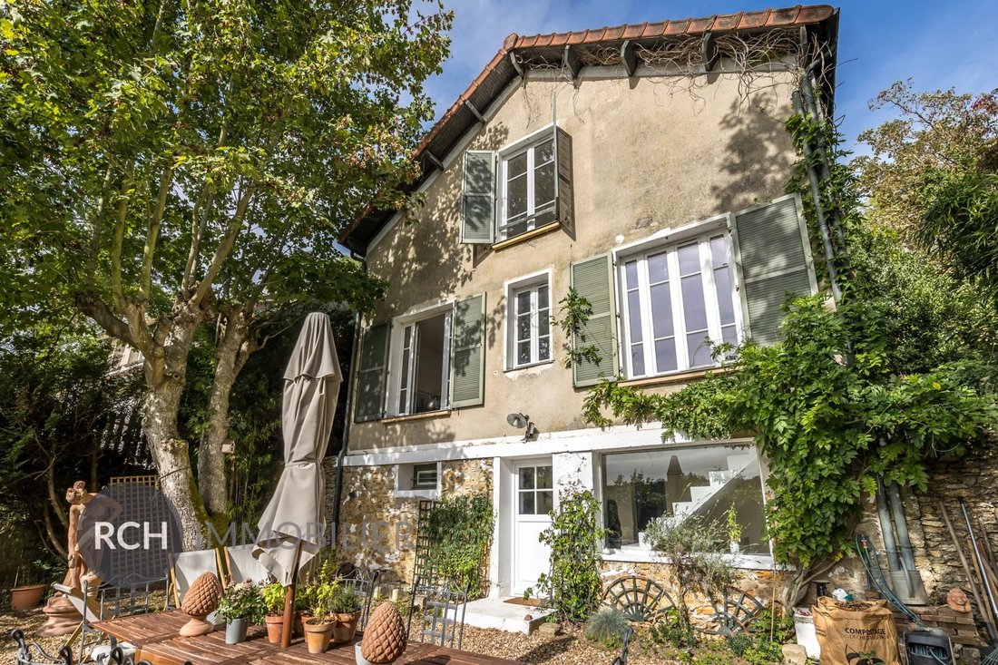House in Montfort-l'Amaury, Ile-de-France, France 2 - 18344193