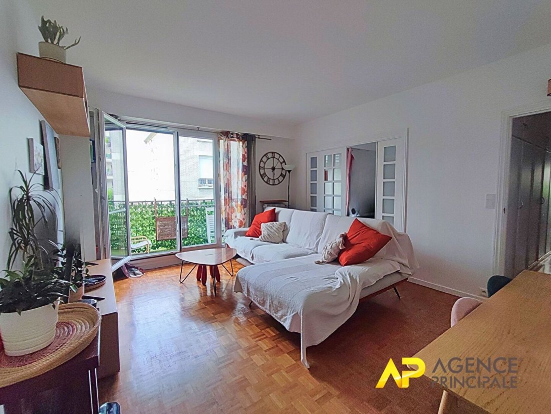 Apartment in Souvenir Français, La Garenne-Colombes, France 4 - 18327853
