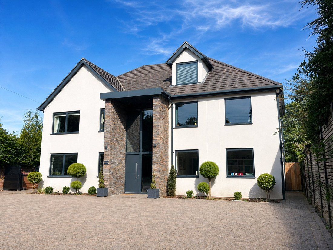 House in Lower Bourne, England 1 - 18025834
