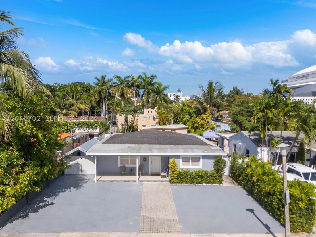 House in Miami, Florida, United States 3 - 18342516