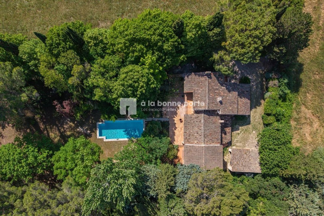 Villa in Plateau de Puyricard-La Trévaresse, Aix-en-Provence, France 1 - 18298427