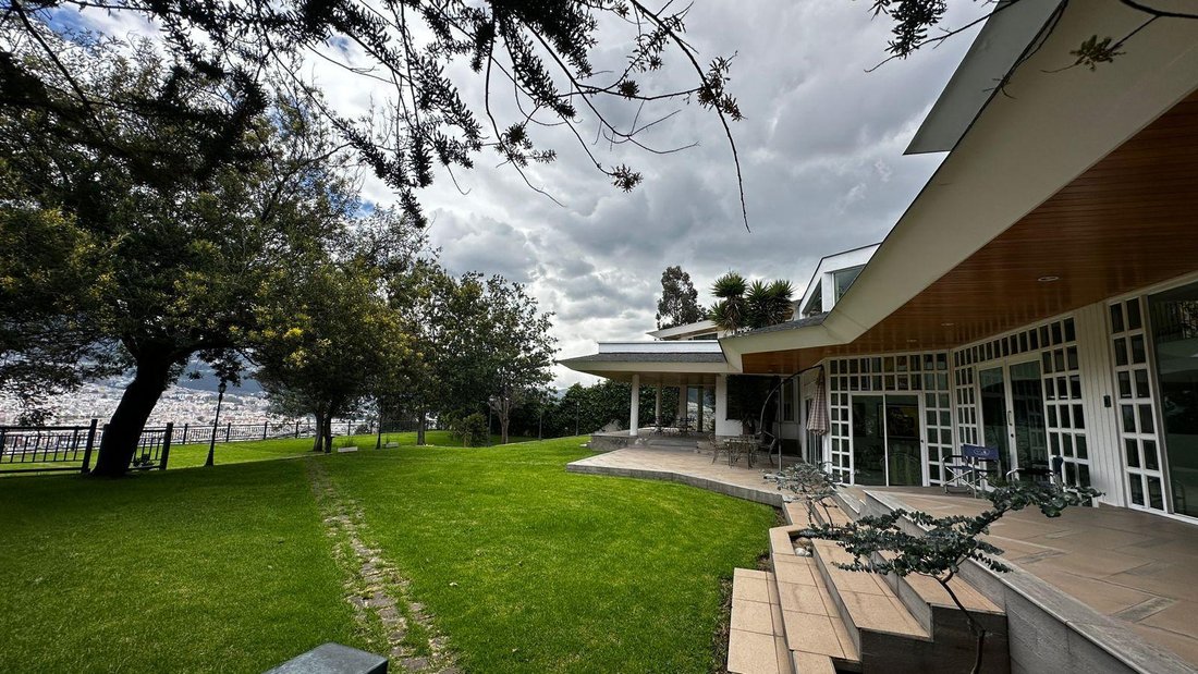 House in Quito, Pichincha, Ecuador 2 - 18349396