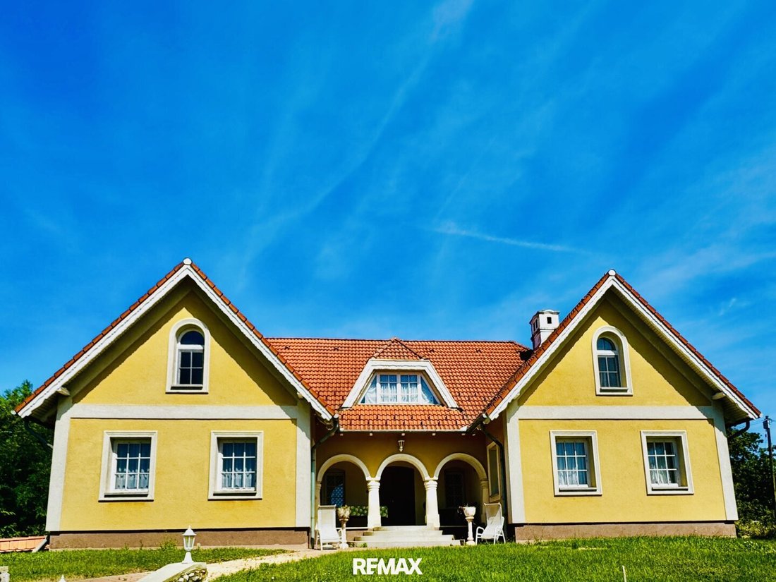 Villa in Cserszegtomaj, Zala County, Hungary 4 - 18344504