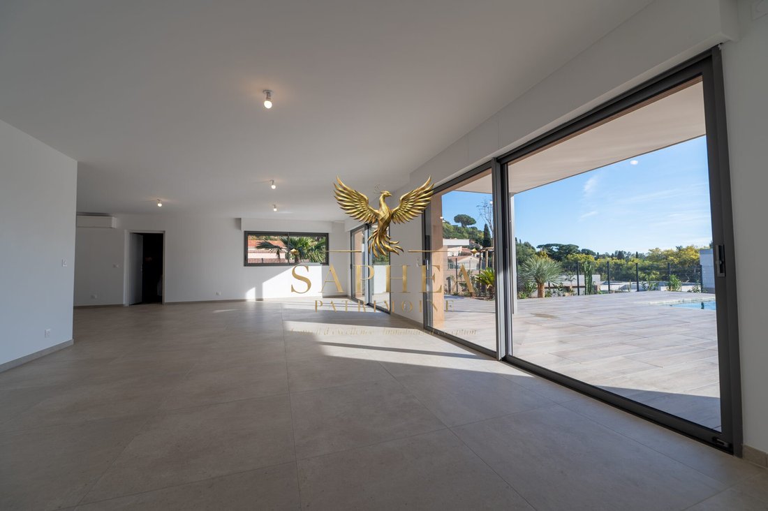 Villa in Le Lavandou, Provence-Alpes-Côte d'Azur, France 3 - 18348763